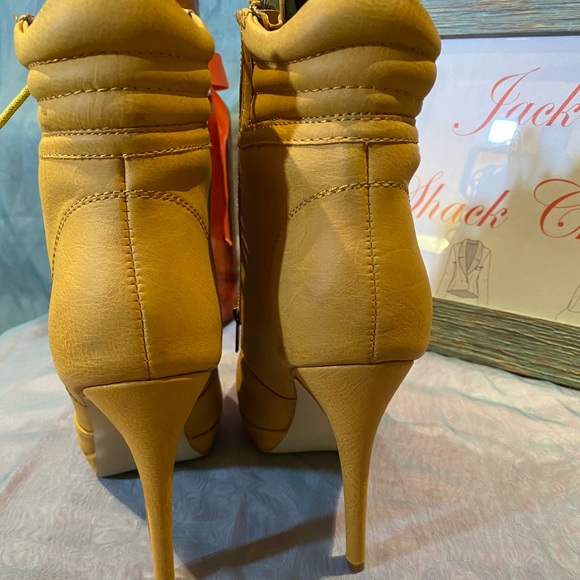 Boots - Picture 2 of 5